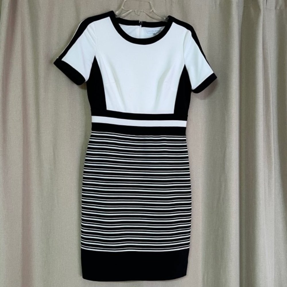 SANDRA DARREN Black & White Striped Sheath Dress – Size 6